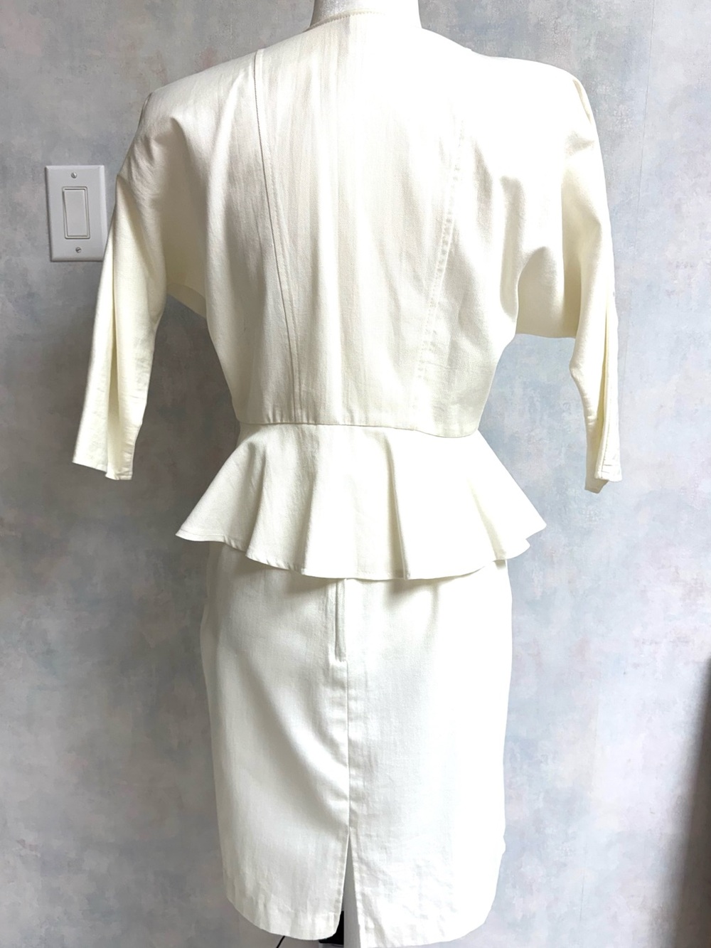 VTG 2 pc White Wrap Lightweight Denim Feel Peplum Top w Bat Sleeves - w Skirt - Picture 14 of 16